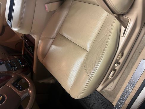 Used 2013 Chevrolet Avalanche LTZ image 10