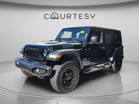 Used 2024 Jeep Wrangler Unlimited AWD/4WD image 1