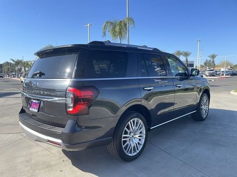 Used 2024 Ford Expedition Limited image 8