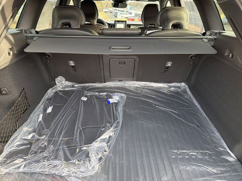 New 2026 Volvo XC60 B5 Ultra w/ Climate Package image 16