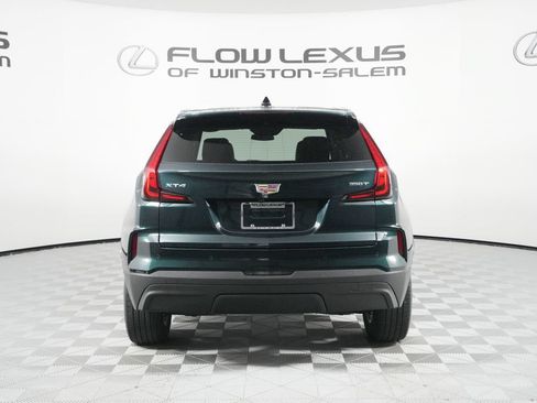 Used 2024 Cadillac XT4 Luxury w/ Cold Weather Package FWD image 6