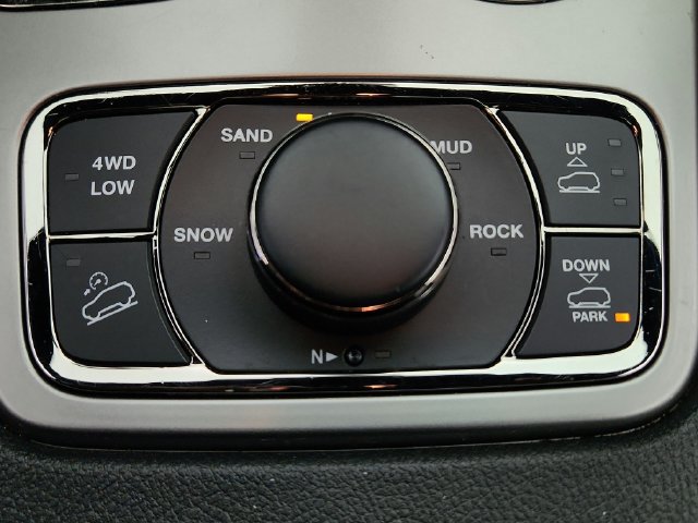 Used 2020 Jeep Grand Cherokee High Altitude AWD/4WD image 21