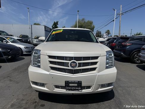 Used 2013 Cadillac Escalade Premium AWD/4WD image 2