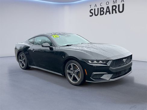 Used 2025 Ford Mustang Premium image 7