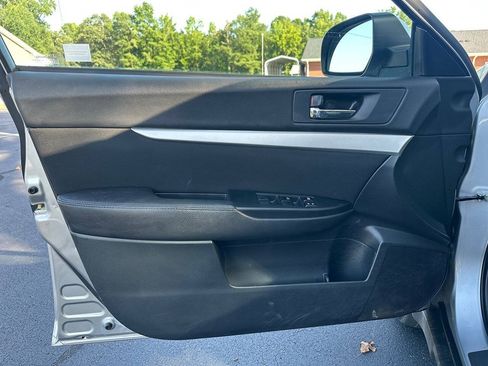 Used 2012 Subaru Outback 2.5i Premium AWD/4WD image 13