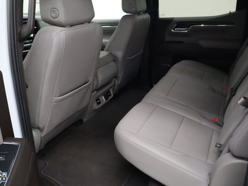 Used 2024 GMC Sierra 1500 SLT image 24