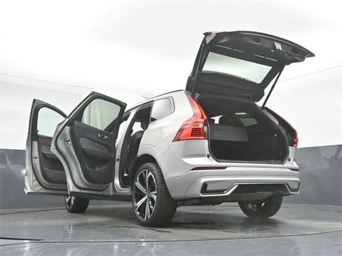 Used 2023 Volvo XC60 B5 Ultimate w/ Climate Package image 57