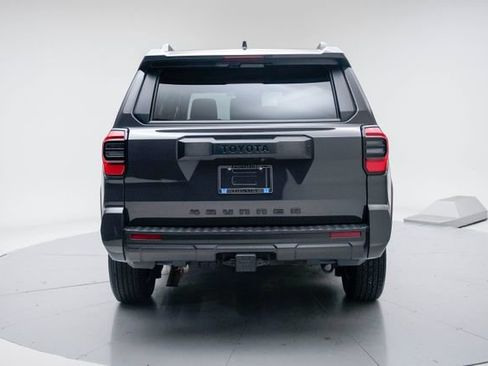 Used 2025 Toyota 4Runner SR5 AWD/4WD image 25