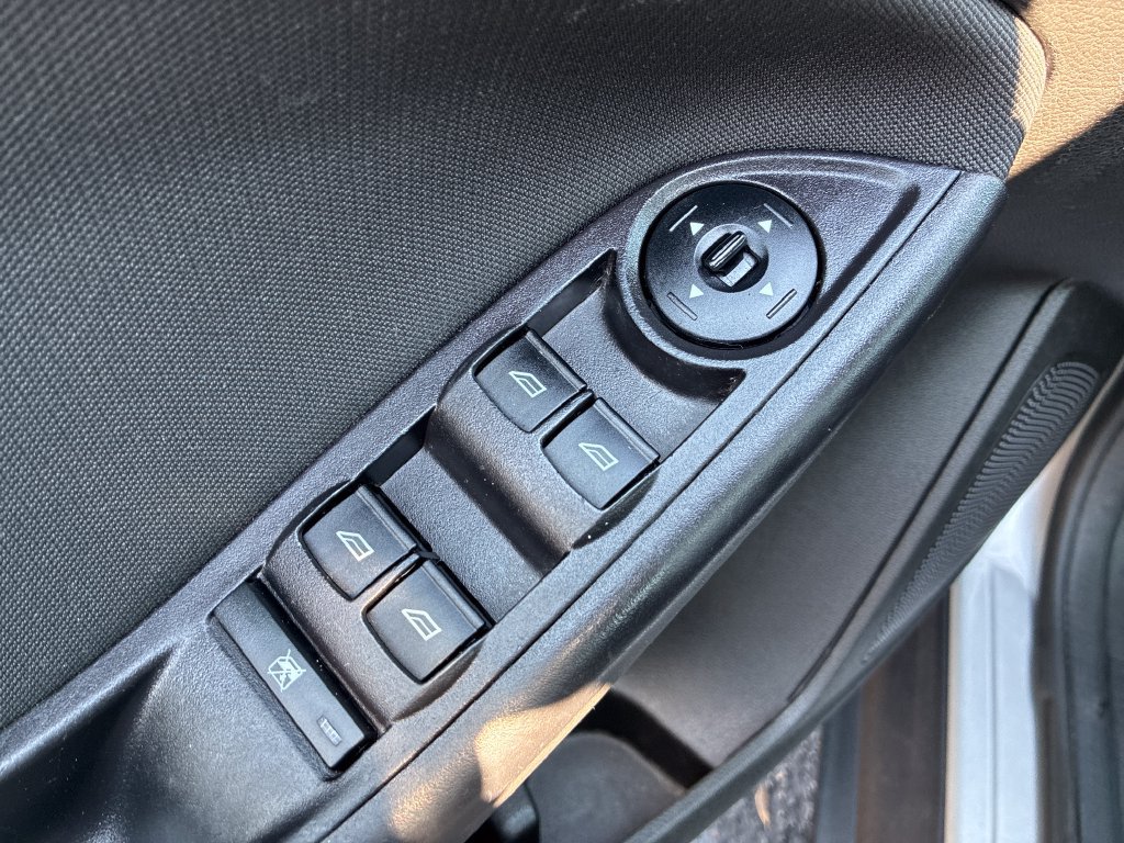 Used 2016 Ford Focus SE FWD image 12