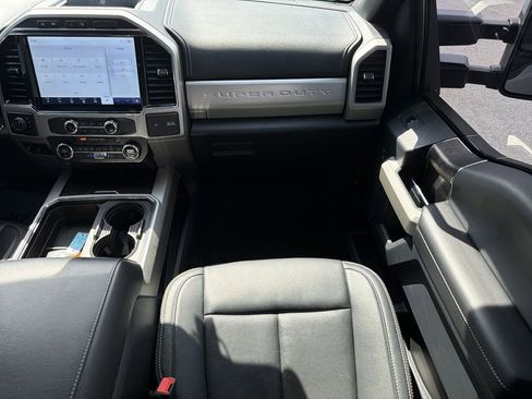 Used 2022 Ford F250 Lariat w/ Lariat Ultimate Package image 17