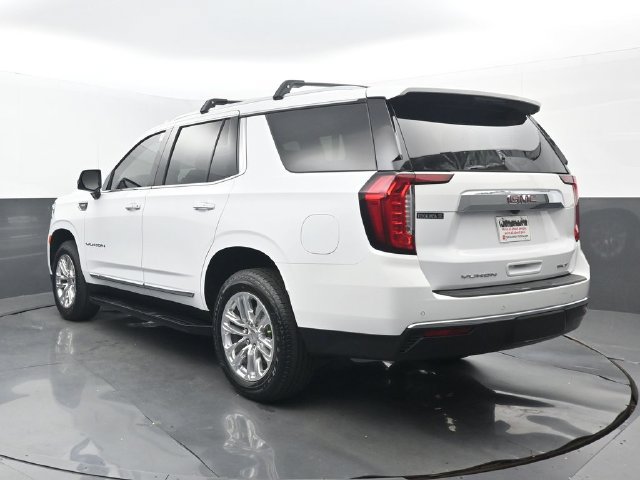 Used 2023 GMC Yukon SLT w/ SLT Premium Package RWD image 3