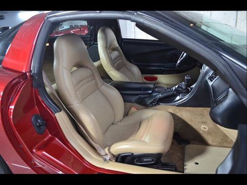 Used 2004 Chevrolet Corvette Coupe w/ Preferred Equipment Group RWD image 20