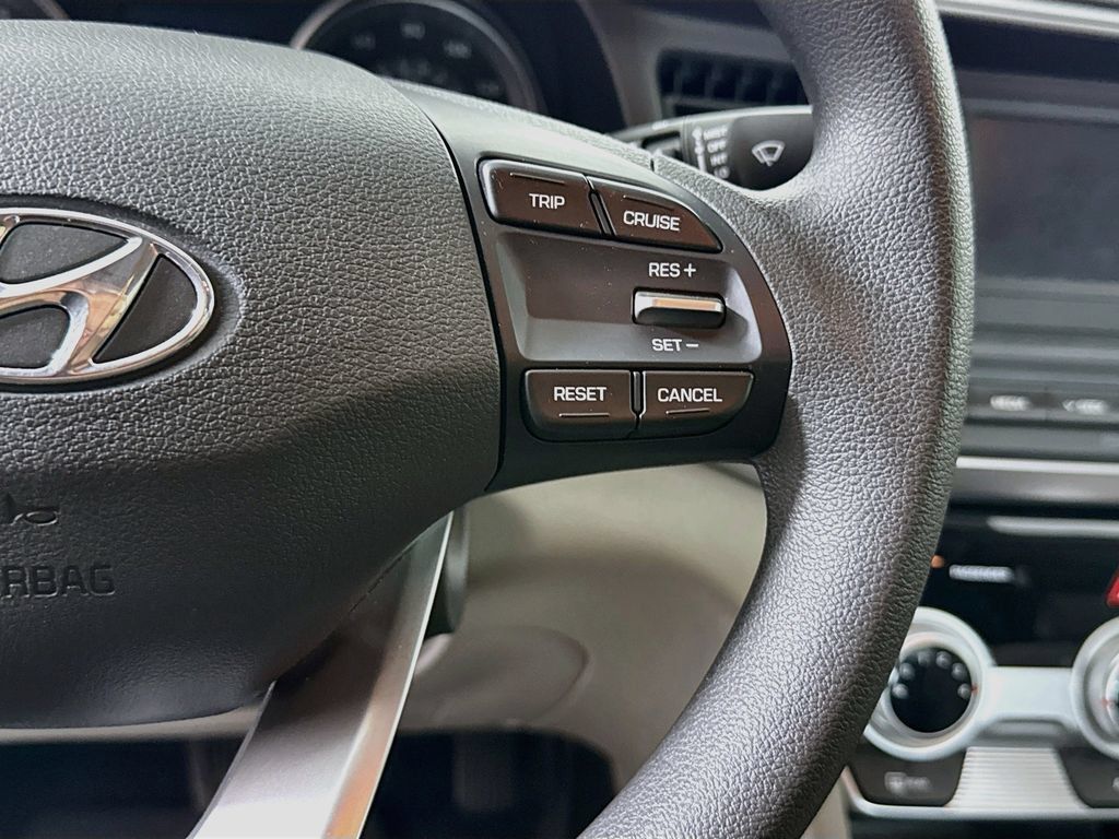 Used 2019 Hyundai Elantra SE FWD image 12