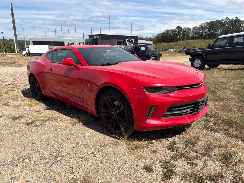 Used 2018 Chevrolet Camaro LT RWD image 4