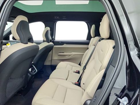 New 2025 Volvo EX90 Plus image 31