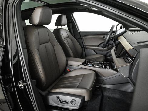 Certified 2025 Audi Q6 e-tron Prestige AWD/4WD image 22