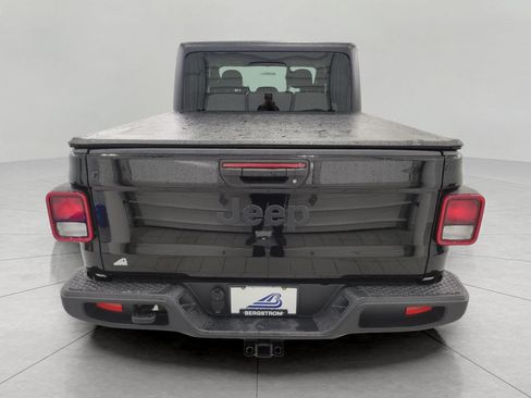 Used 2023 Jeep Gladiator Sport AWD/4WD image 23