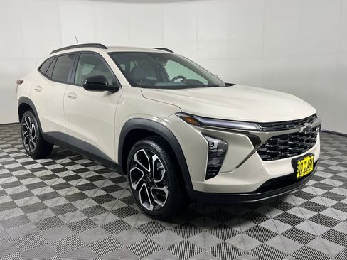 New 2026 Chevrolet Trax RS w/ Driver Confidence Package image 3