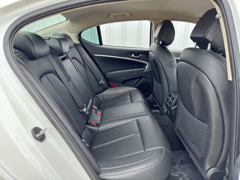 Used 2022 Genesis G70 2.0T image 38