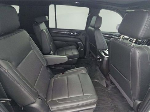 Used 2022 GMC Yukon XL Denali image 11