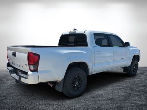 Used 2021 Toyota Tacoma SR5 AWD/4WD image 3