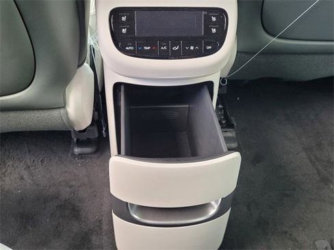 New 2026 Hyundai Ioniq 9 Calligraphy image 14