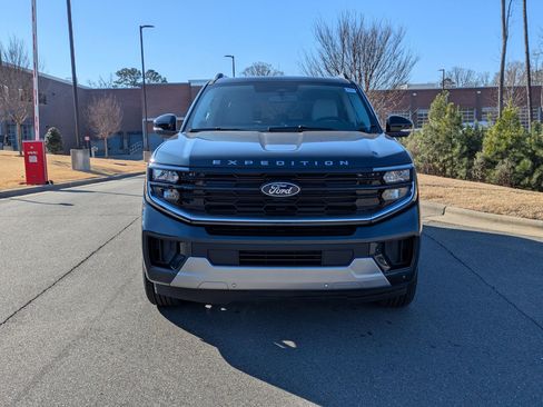 New 2026 Ford Expedition Max Platinum w/ Platinum Ultimate Package image 9