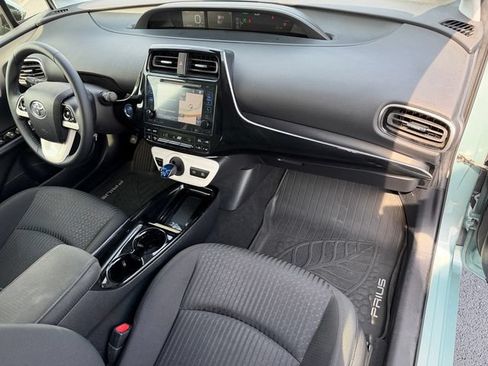 Certified 2018 Toyota Prius Three FWD image 19