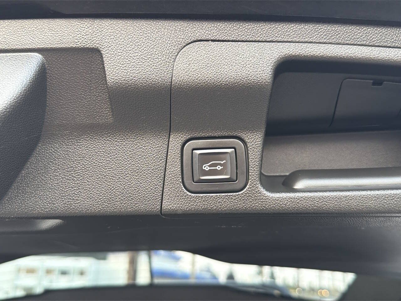 Used 2017 GMC Acadia Denali AWD/4WD image 8