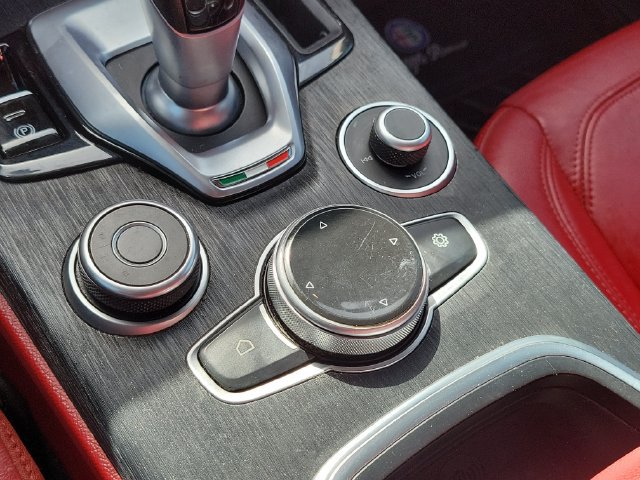 Used 2020 Alfa Romeo Stelvio w/ Nero Edizione RWD image 34