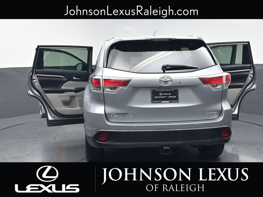 Used 2016 Toyota Highlander Limited Platinum FWD image 34