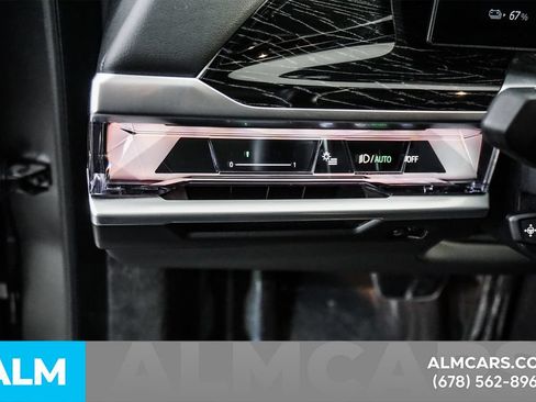Used 2024 BMW i7 eDrive50 w/ M Sport Package RWD image 32