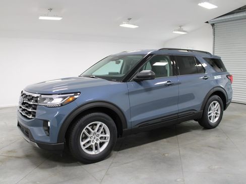 New 2026 Ford Explorer Active image 3