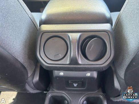 Used 2024 Jeep Wrangler Unlimited Rubicon AWD/4WD image 16