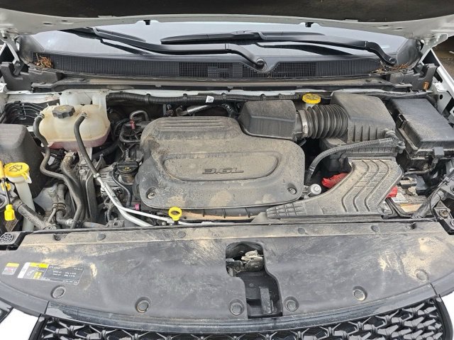 Used 2025 Chrysler Pacifica Limited FWD image 18