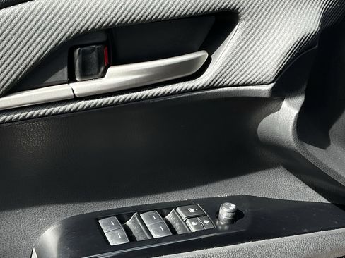 Used 2025 Toyota Camry SE image 21