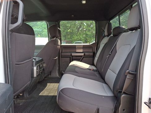 Used 2019 Ford F150 XLT w/ Equipment Group 302A Luxury AWD/4WD image 10