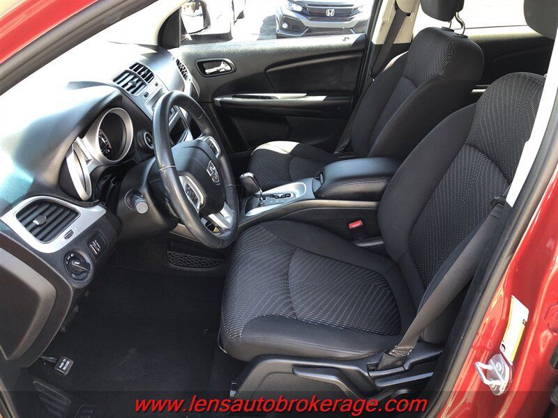 Used 2016 Dodge Journey SE w/ Flexible Seating Group FWD image 11