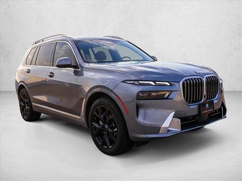 Used 2024 BMW X7 xDrive40i w/ Premium Package image 3