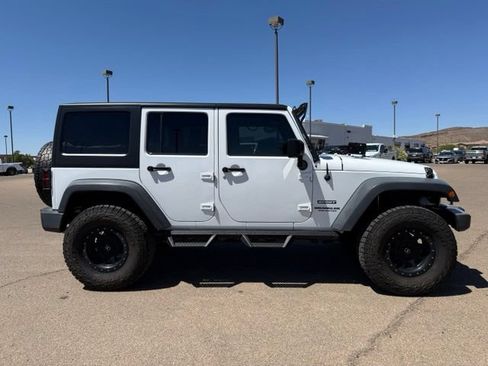 Used 2015 Jeep Wrangler Unlimited Sport w/ Quick Order Package 24S AWD/4WD image 8