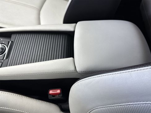 Used 2018 MAZDA MAZDA3 Grand Touring image 37