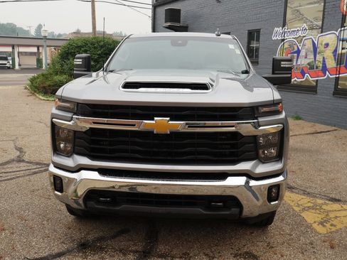 Used 2025 Chevrolet Silverado 2500 LT w/ Safety Package AWD/4WD image 2
