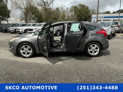 Used 2014 Ford Focus SE image 30