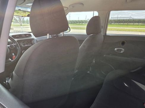Used 2017 Kia Soul FWD image 41