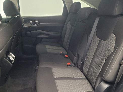 Used 2022 Kia Sorento LX image 18
