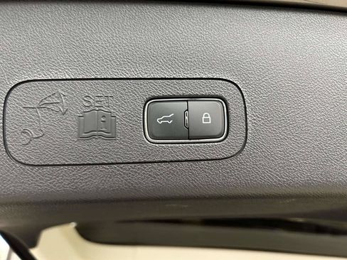 Used 2025 Lincoln Aviator 2WD w/ Jet Appearance Package image 15