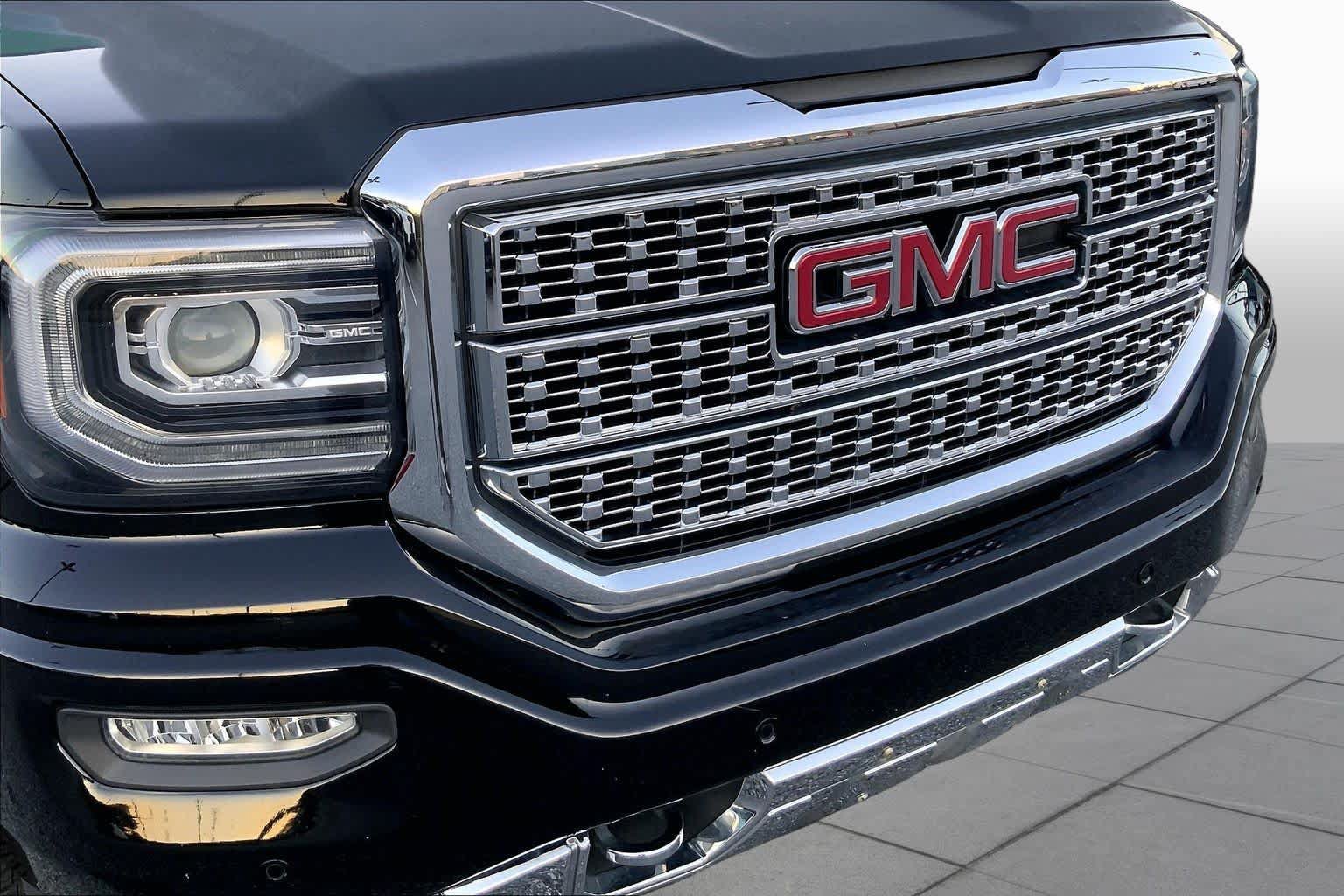 Used 2018 GMC Sierra 1500 Denali w/ Denali Ultimate Package AWD/4WD image 27