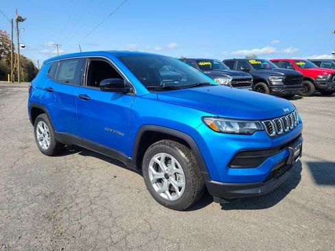 Used 2025 Jeep Compass Sport AWD/4WD image 5