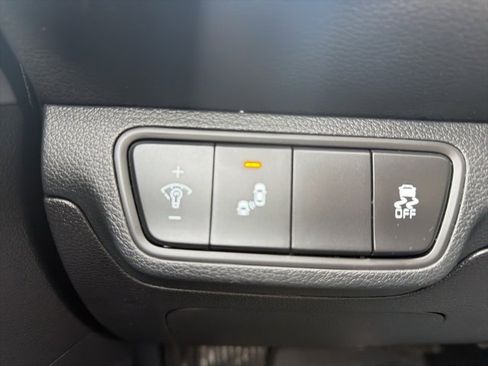 Certified 2023 Kia Forte LXS w/ LXS Technology Package image 18