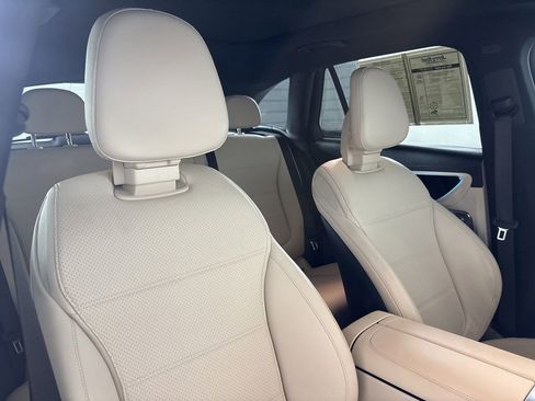 Used 2023 Mercedes-Benz GLC 300 4MATIC image 27